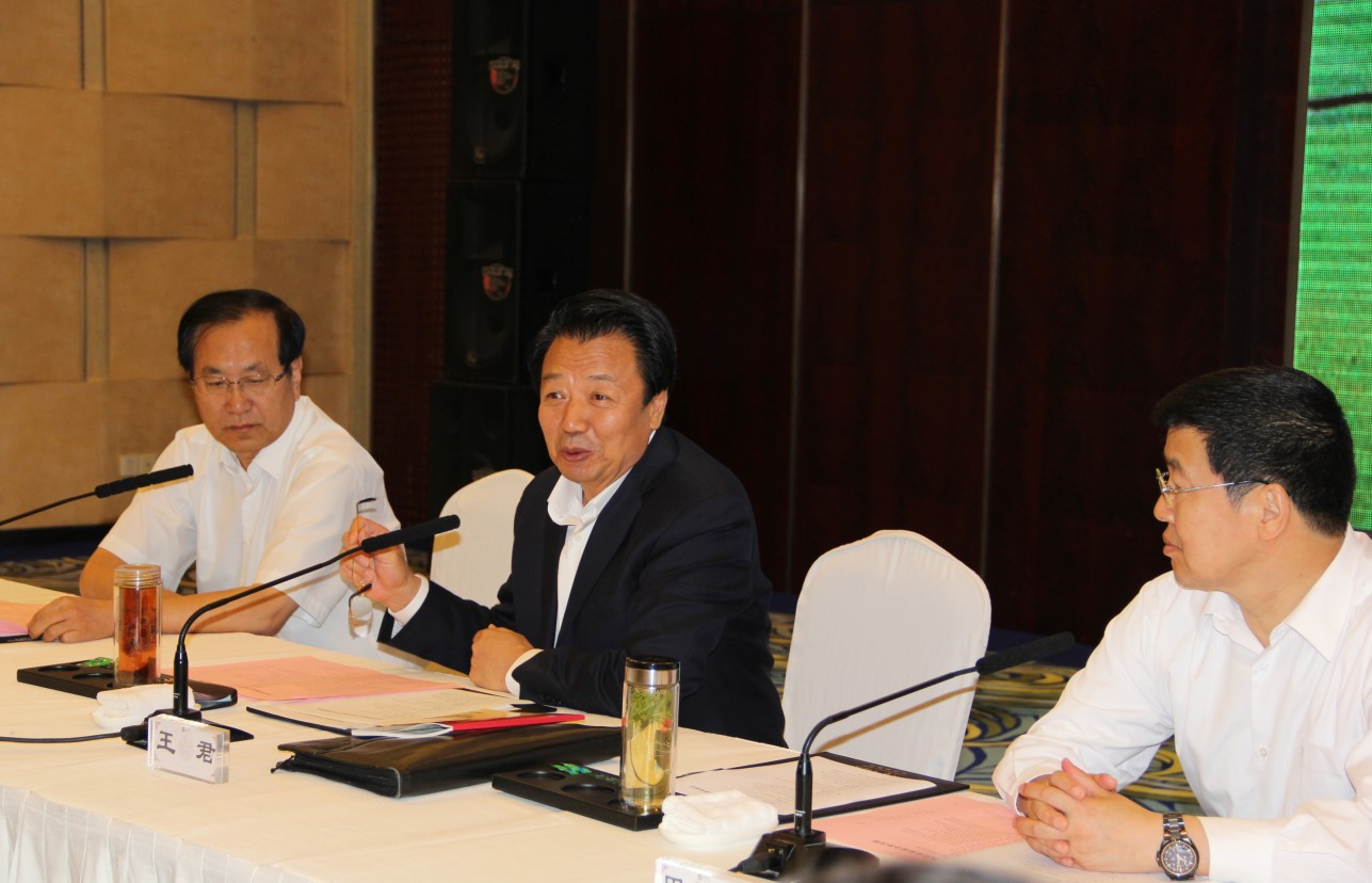 自治區召開(kāi)農牧業(yè)產(chǎn)業(yè)化企業(yè)座談會(huì )