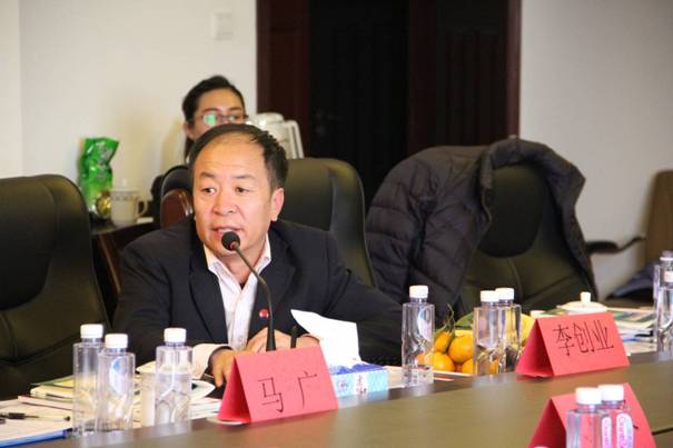 天津渤海商品交易所內蒙古交易中心總經(jīng)理李創(chuàng  )業(yè)做推介說(shuō)明.JPG