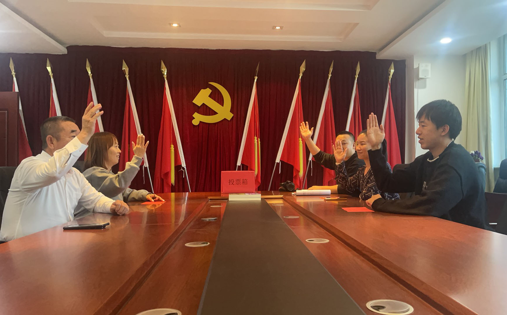 內蒙古農牧業(yè)產(chǎn)業(yè)化龍頭企業(yè)協(xié)會(huì )黨組織換屆選舉順利完成